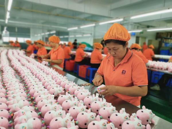 易多投资 广东经济“三季报”出炉：经济总量超10万亿，动能来自哪里｜区域观察